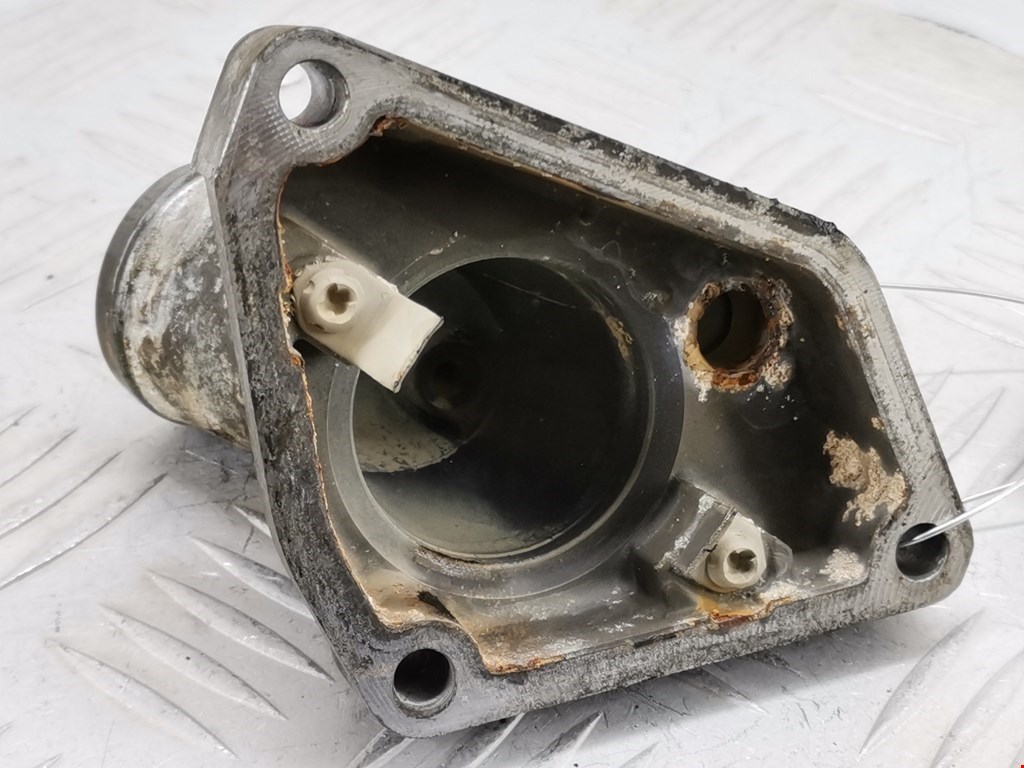 Корпус термостата INFINITI FX/ QX70 2002-2008