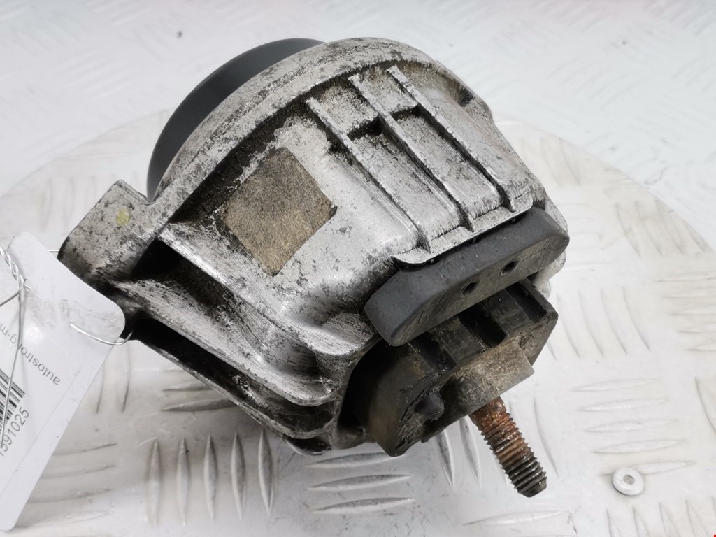 Подушка (опора) крепления двигателя BMW 5-Series (E60/E61) (2003-2010)