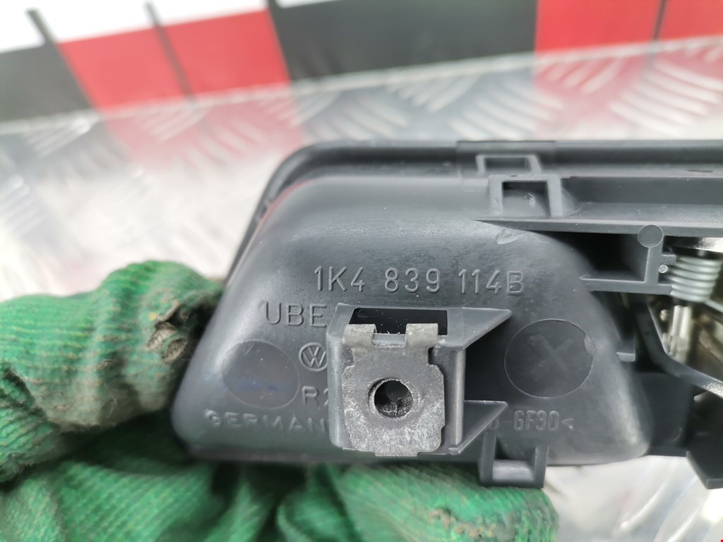 Ручка дверная задняя внутренняя правая VOLKSWAGEN Golf V 2003-2009