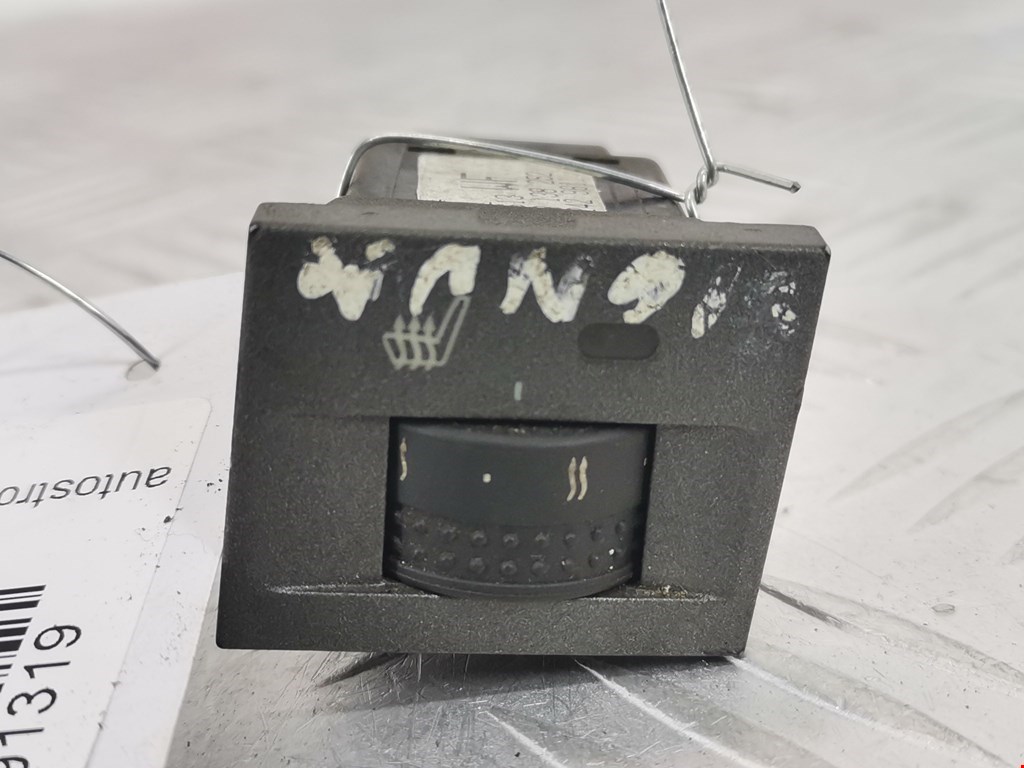 Кнопка подогрева (обогрева) сидений Opel Signum (2003-2008)