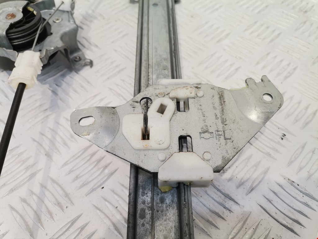 Стеклоподъемник задний левый NISSAN Navara III D40 2005-2015