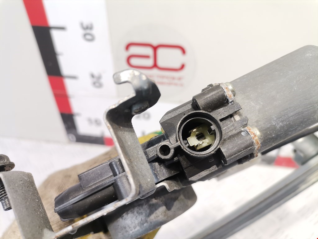 Стеклоподъемник задний левый NISSAN Navara III D40 2005-2015