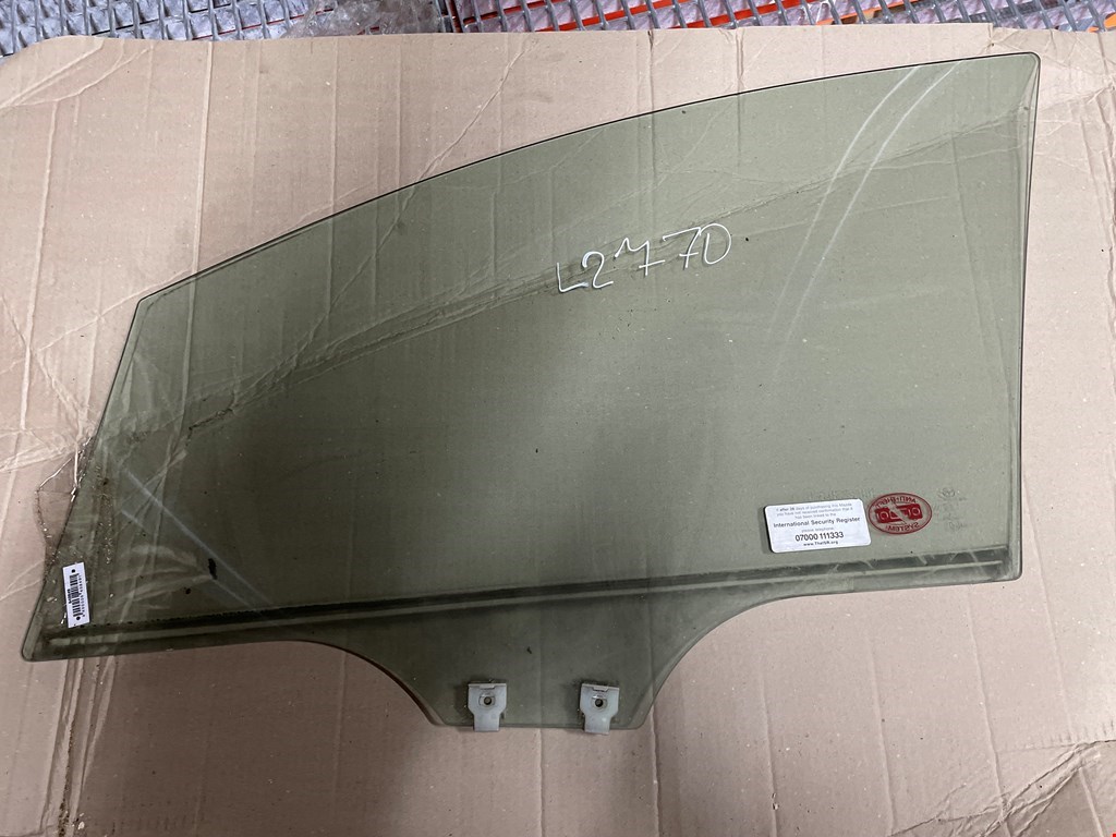 Стекло двери переднее правое MAZDA Mazda 5 CR 2005-2010
