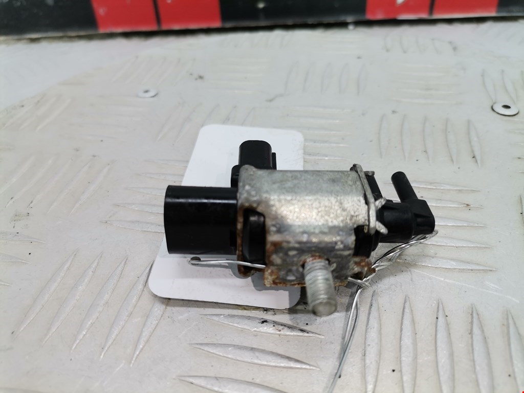 Клапан воздушного фильтра Ford Focus 2 (2004-2011)