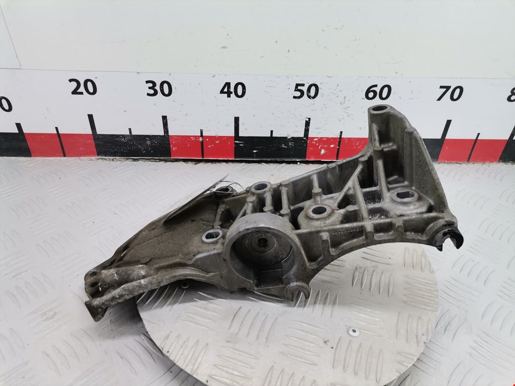 Кронштейн генератора NISSAN Qashqai J10 2006-2013