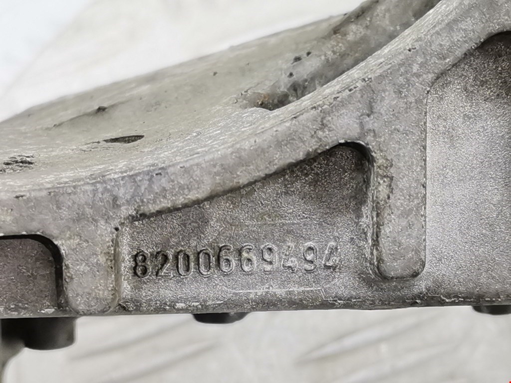 Кронштейн генератора NISSAN Qashqai J10 2006-2013