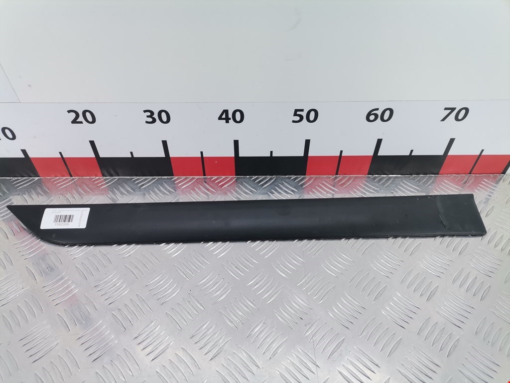 Накладка декоративная (молдинг) двери задней правой Ford Focus 1 (1998-2005)