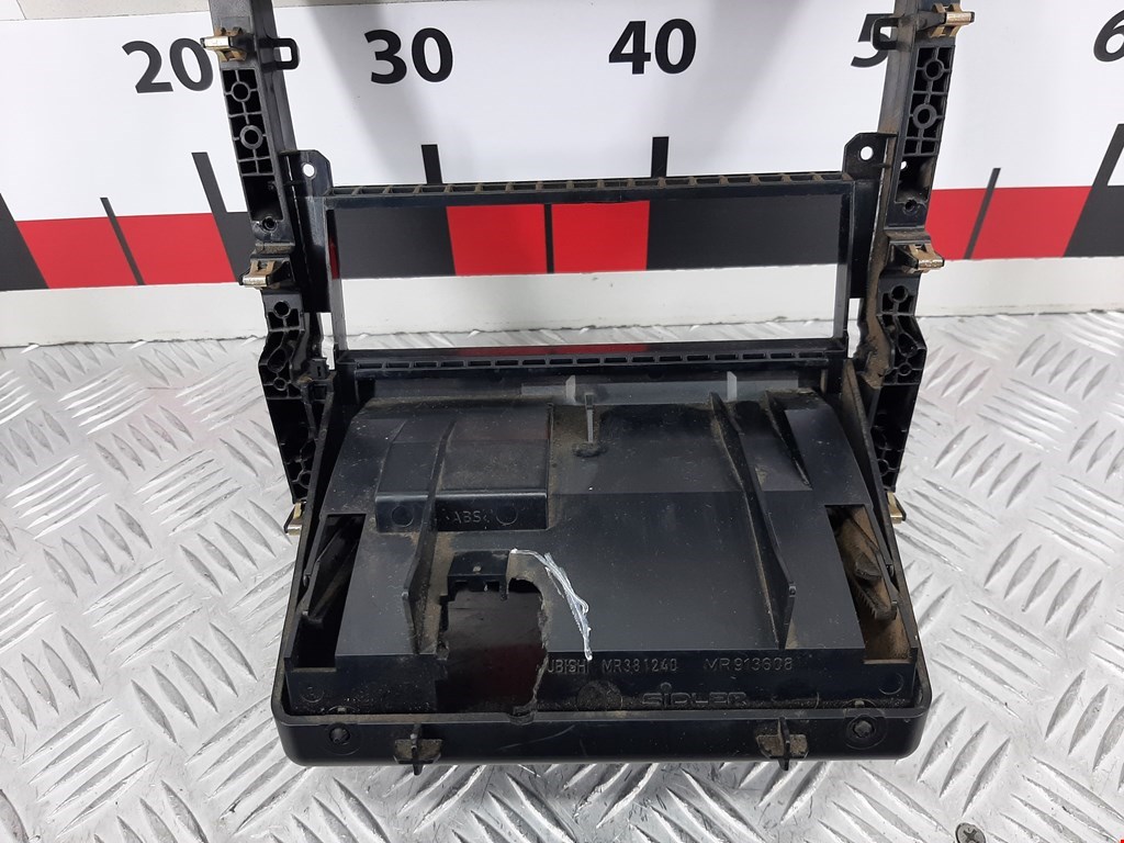 Рамка магнитолы MITSUBISHI Space Star 1999-2006