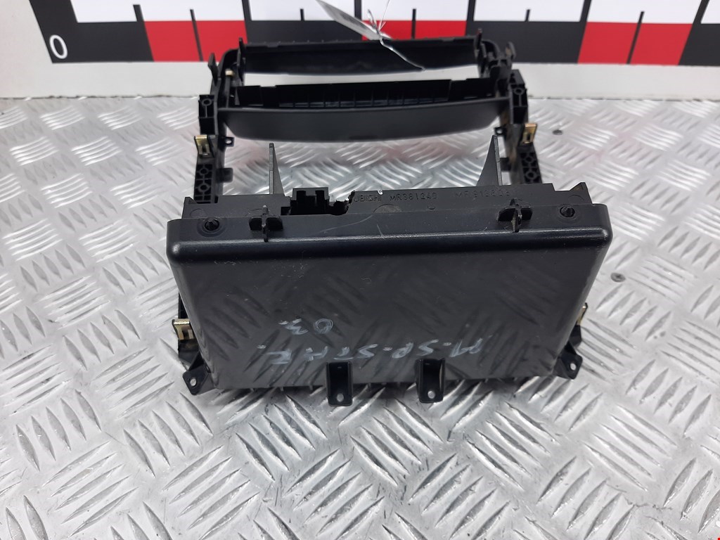 Рамка магнитолы MITSUBISHI Space Star 1999-2006