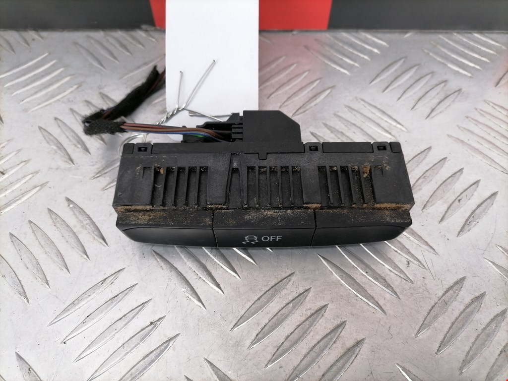 Кнопка антипробуксовочной системы AUDI A4 B8 2007-2015