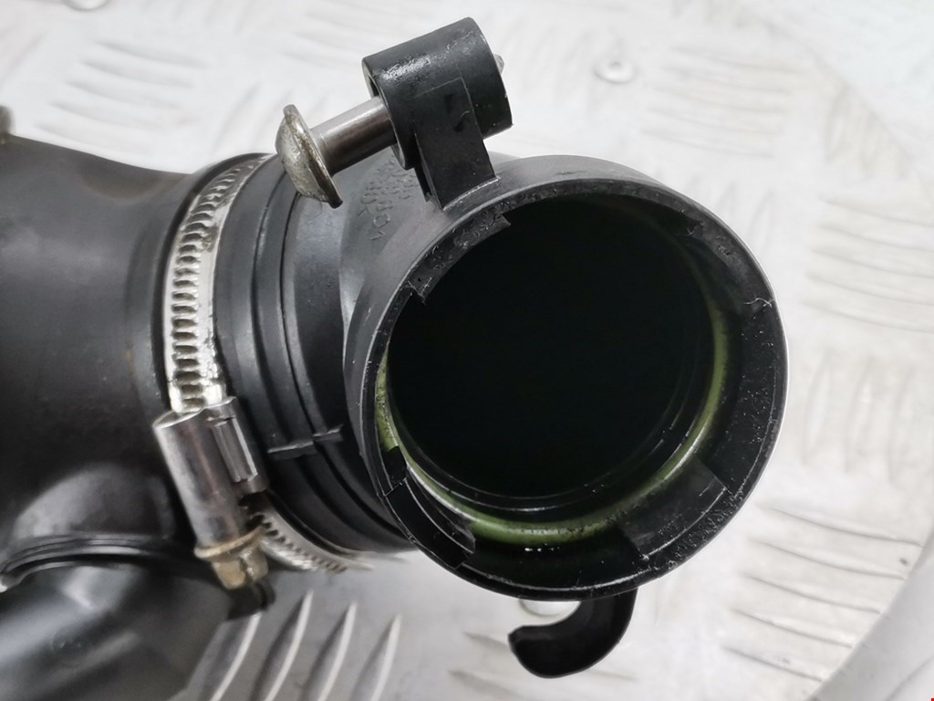 Патрубок воздушного фильтра VOLKSWAGEN Passat B7 2011-2015