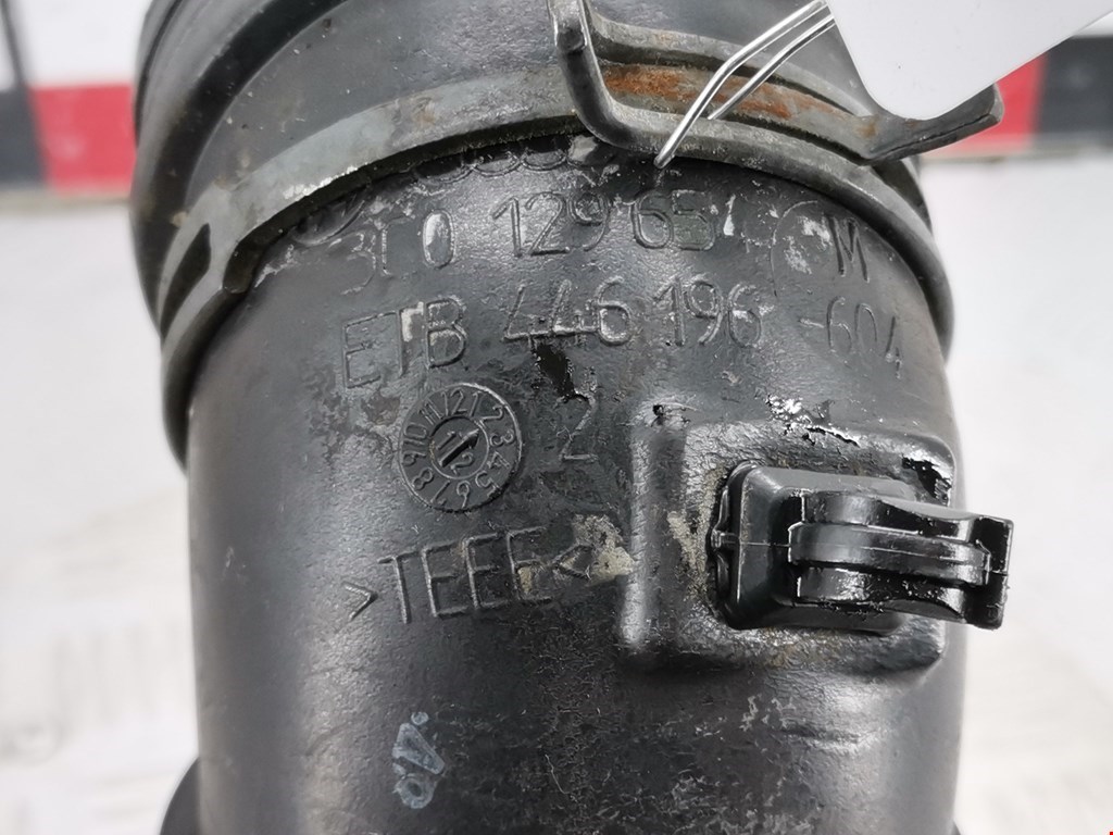 Патрубок воздушного фильтра VOLKSWAGEN Passat B7 2011-2015