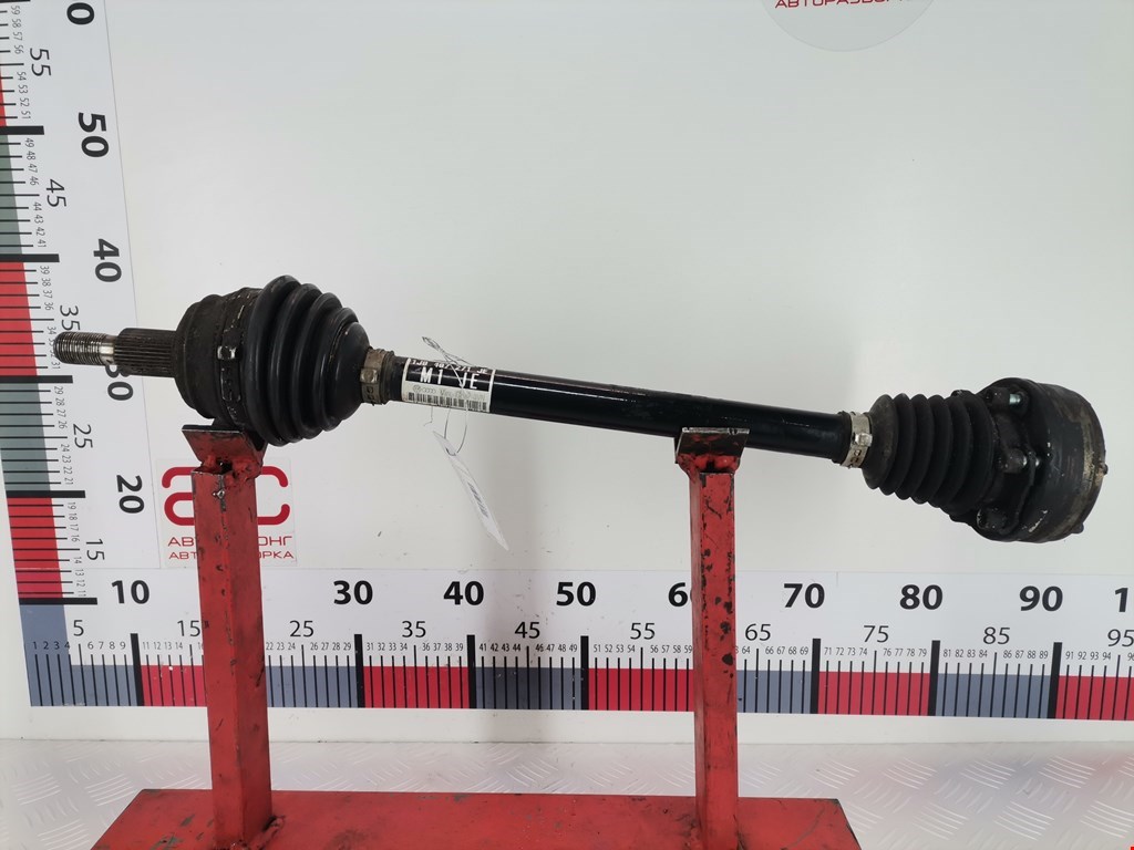 Полуось передняя левая (приводной вал шрус) Volkswagen Beetle 2 (1998-2010)