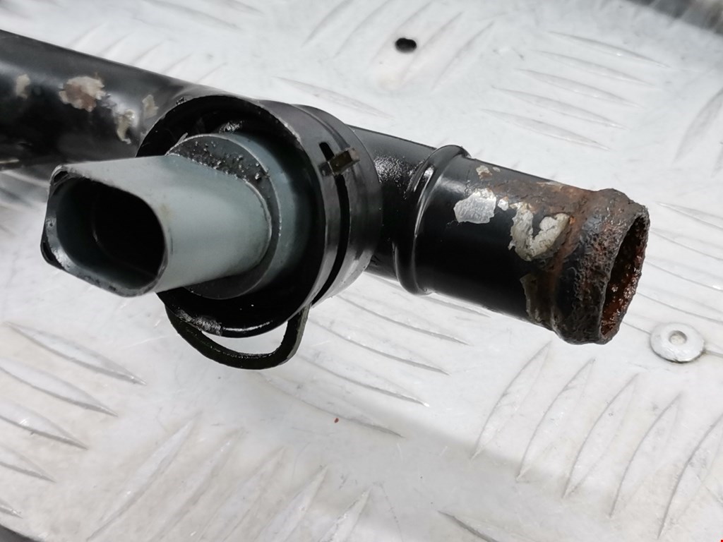 Патрубок VOLKSWAGEN Passat B7 2011-2015