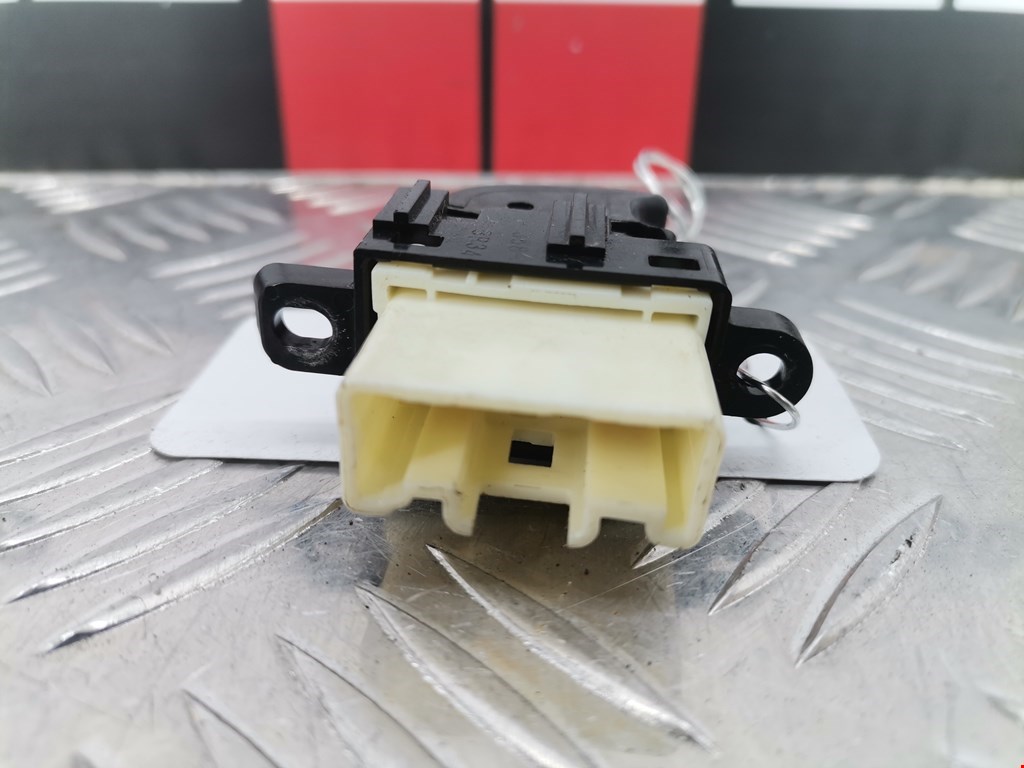 Кнопка стеклоподъемника MAZDA Mazda 6 GG 2000-2007