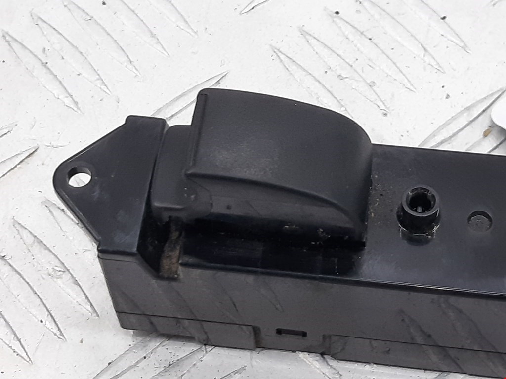 Кнопка стеклоподъемника MITSUBISHI Outlander 2003-2007