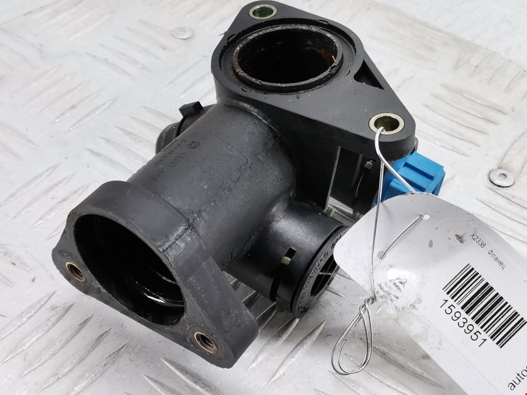 Тройник системы охлаждения AUDI A4 B5 1995-2001