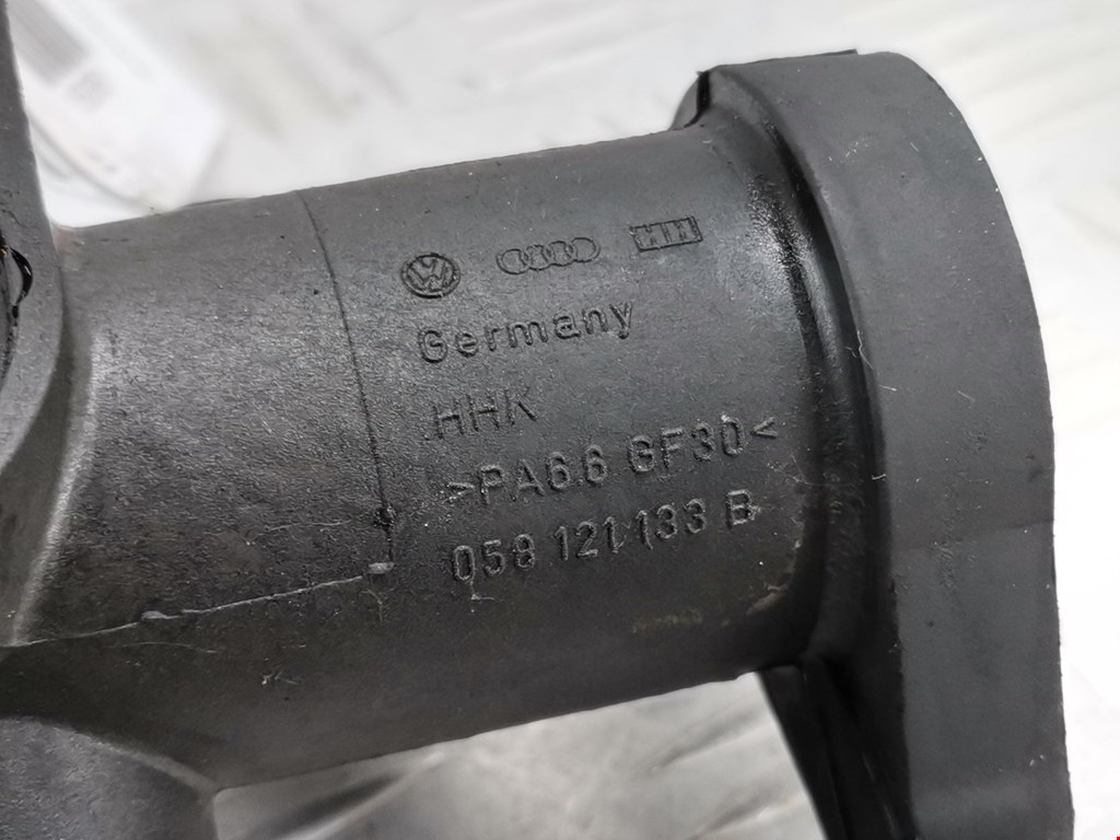 Тройник системы охлаждения AUDI A4 B5 1995-2001