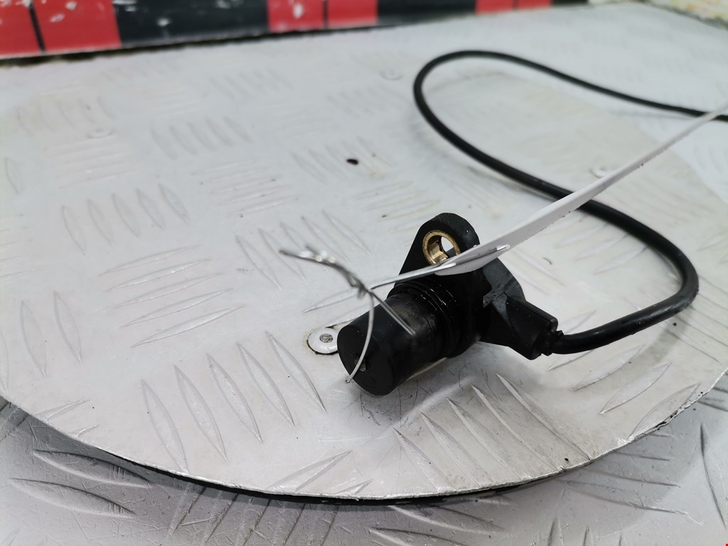 Датчик положения коленвала VOLKSWAGEN Passat B5 1997-2005