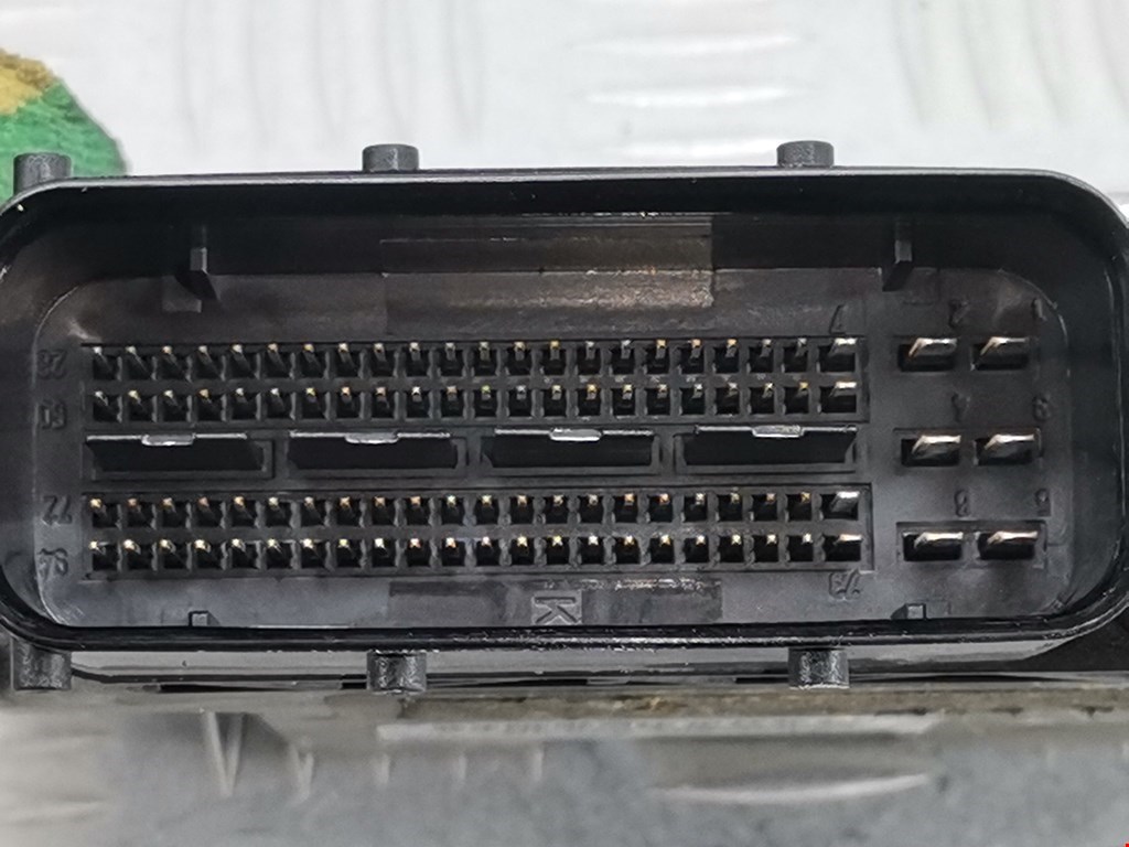 Блок управления двигателя (ЭБУ) AUDI A4 B8 2007-2015