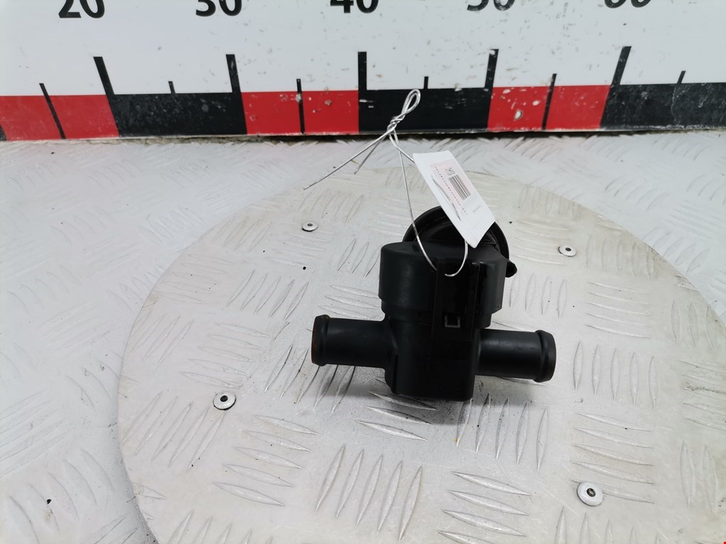 Кран отопителя (печки) Audi A4 B8 (2007-2015)