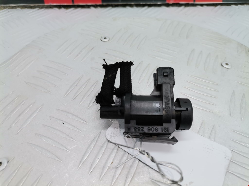 Клапан воздушного фильтра Volkswagen Transporter (T4) (1990-2003)