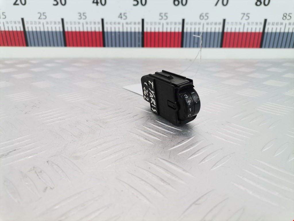 Кнопка корректора фар TOYOTA Yaris 1999-2005