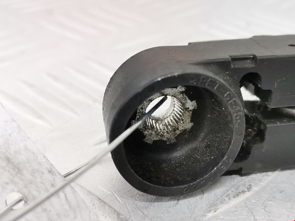 Поводок дворника задний (заднего) KIA Sorento 2009-2021