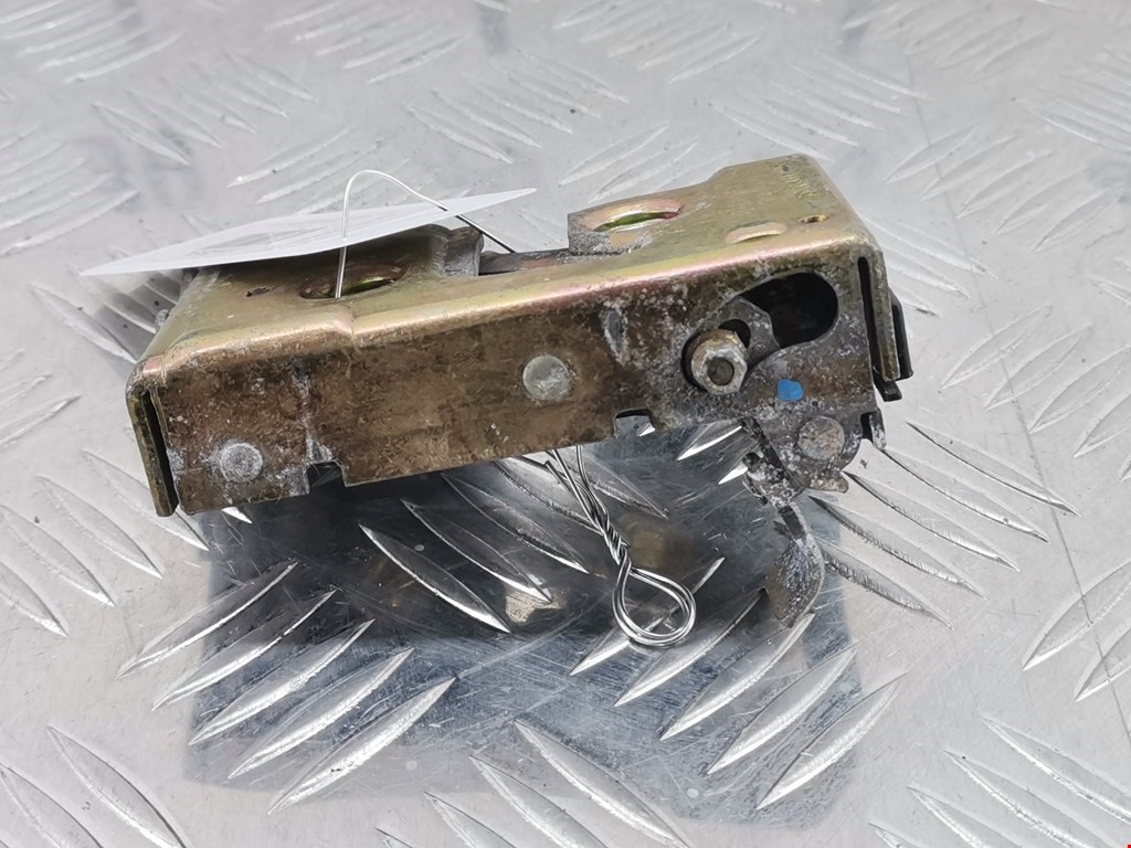 Замок двери задней правой VOLKSWAGEN Passat B4 1993-1997