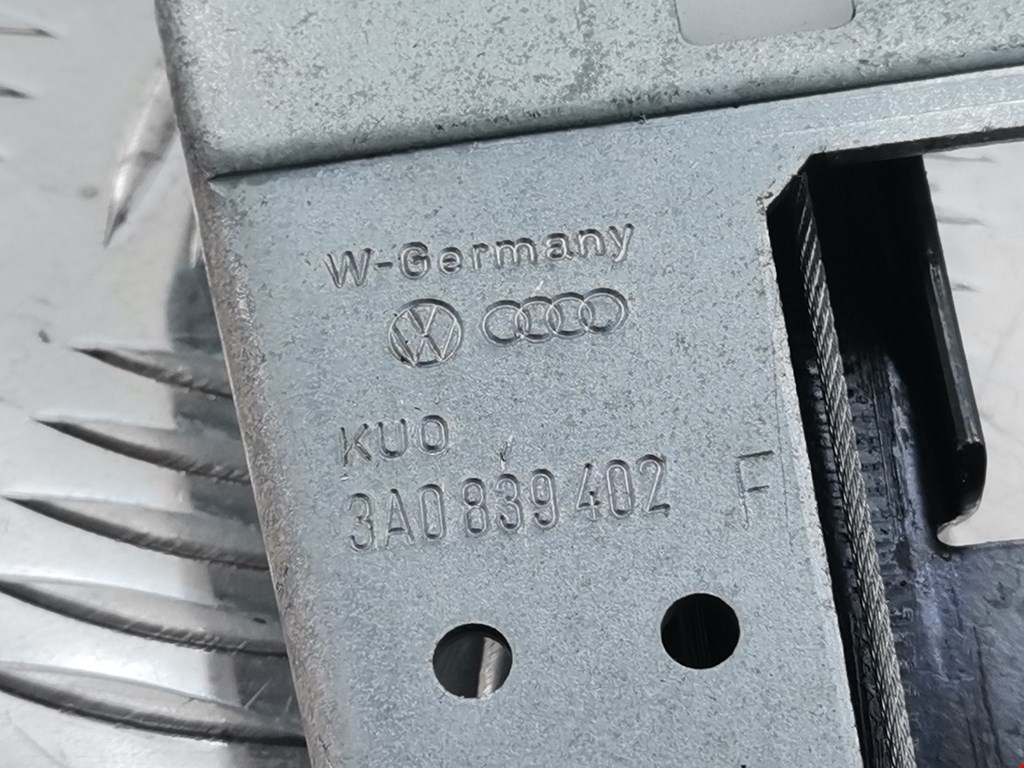 Стеклоподъемник задний правый VOLKSWAGEN Passat B4 1993-1997