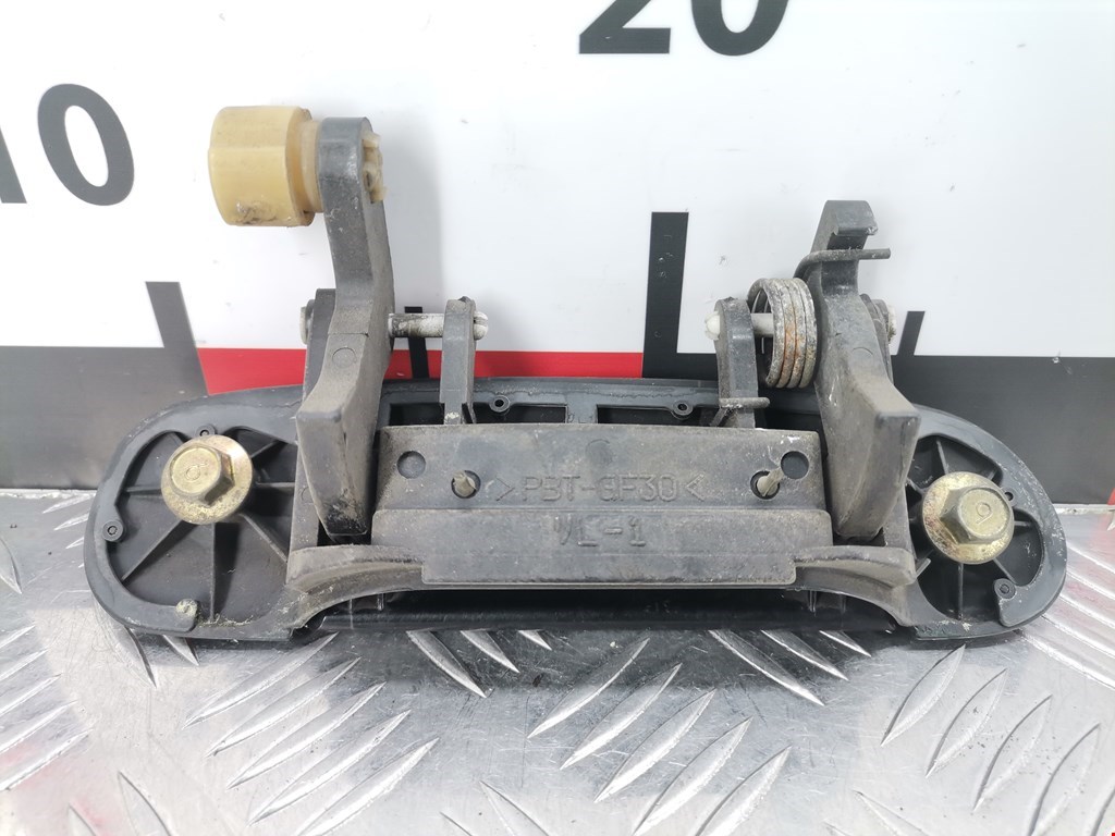 Ручка двери задней наружная левая MAZDA 323 FA 1977-1980