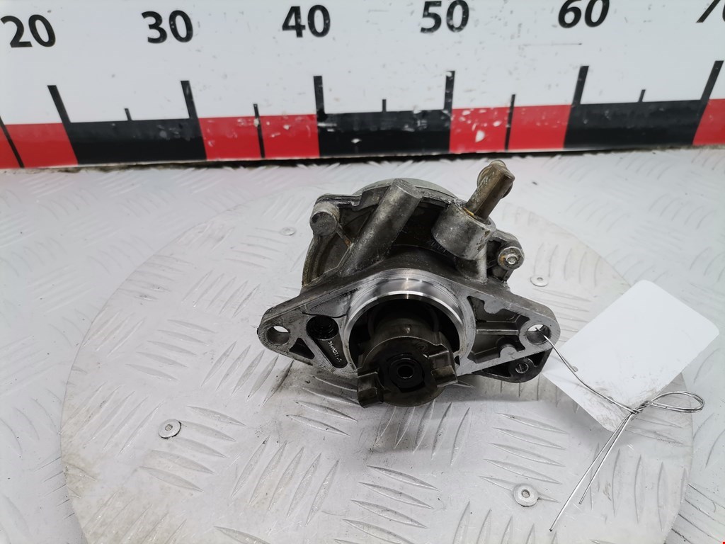 Насос вакуумный Opel Corsa D (2006-2014)