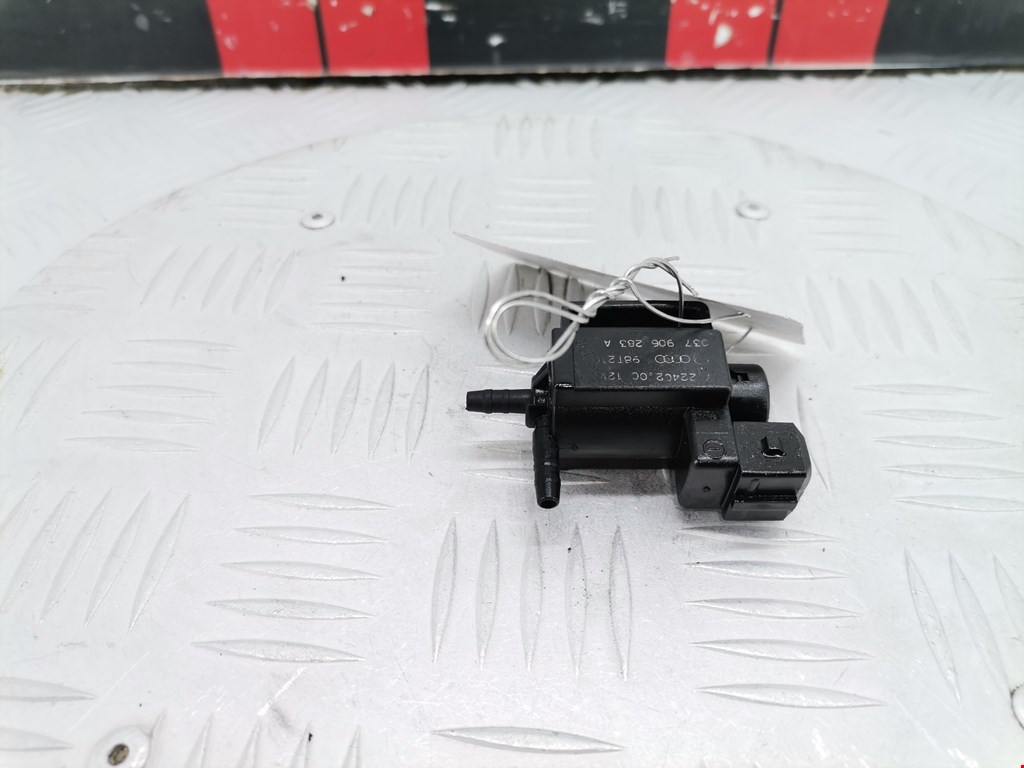 Клапан воздушного фильтра Audi A4 B5 (1994-2001)