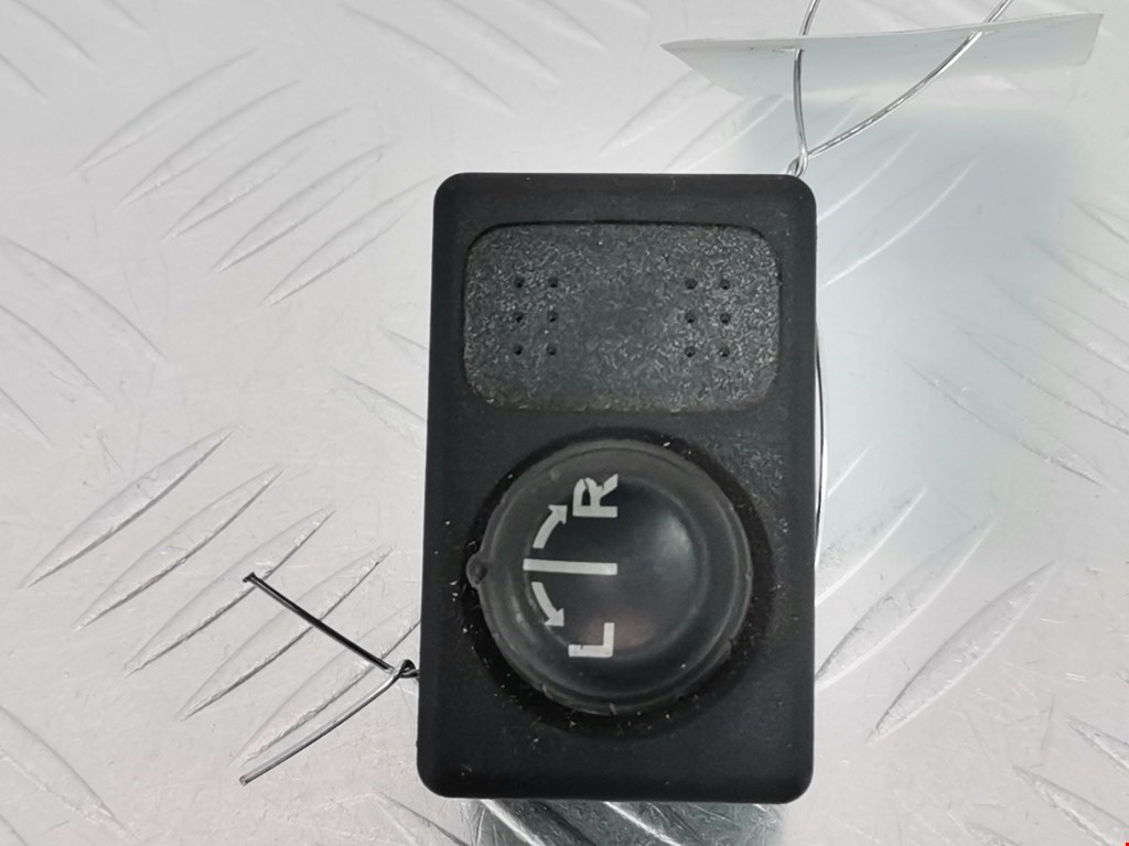 Джойстик регулировки зеркал Nissan Pathfinder (R51) (2004-2014)