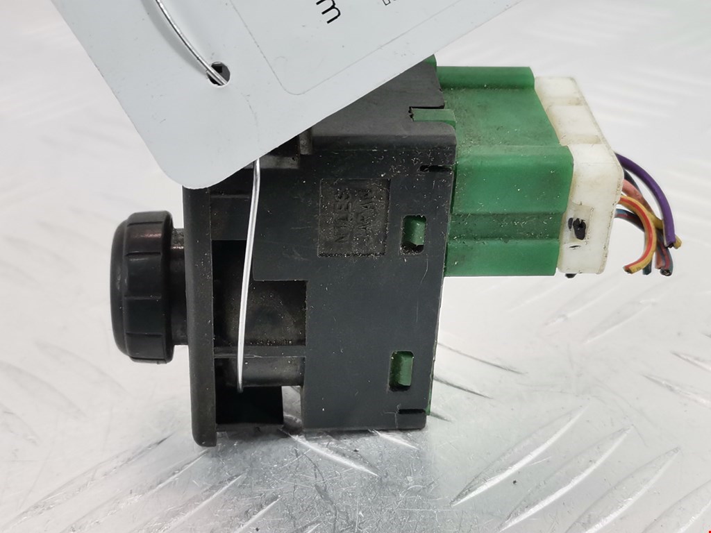 Блок управления зеркалами NISSAN Pathfinder R51M 2004-2014