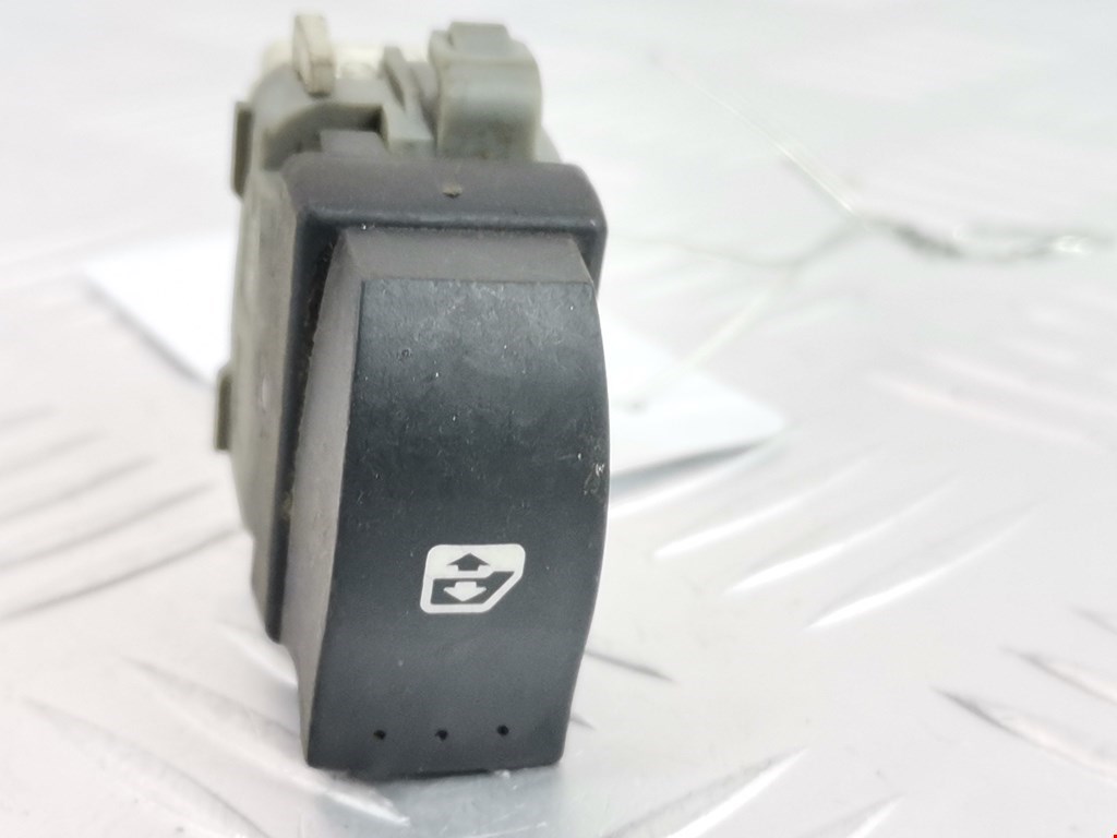 Кнопка стеклоподъемника RENAULT Laguna 2001-2007