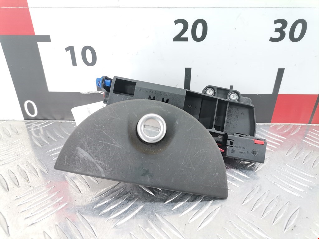 Ручка двери багажника наружная OPEL Corsa C 2000-2006