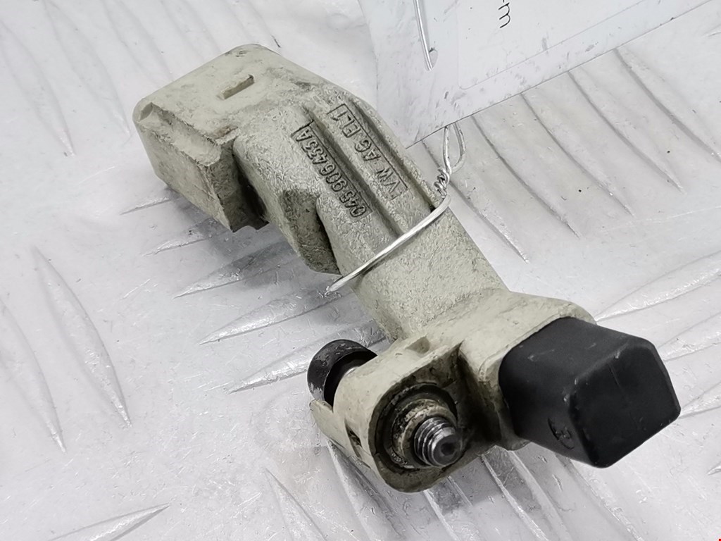 Датчик положения коленвала VOLKSWAGEN Golf V Plus 2004-2009