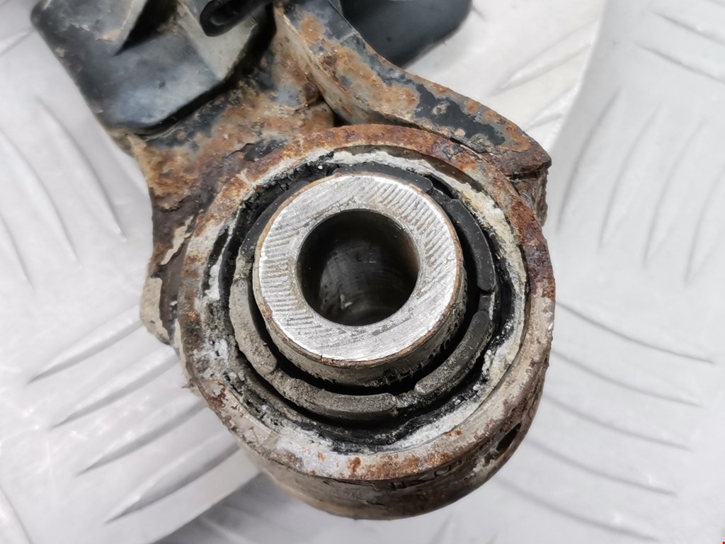 Рычаг задний правый VOLKSWAGEN Golf V 2003-2009