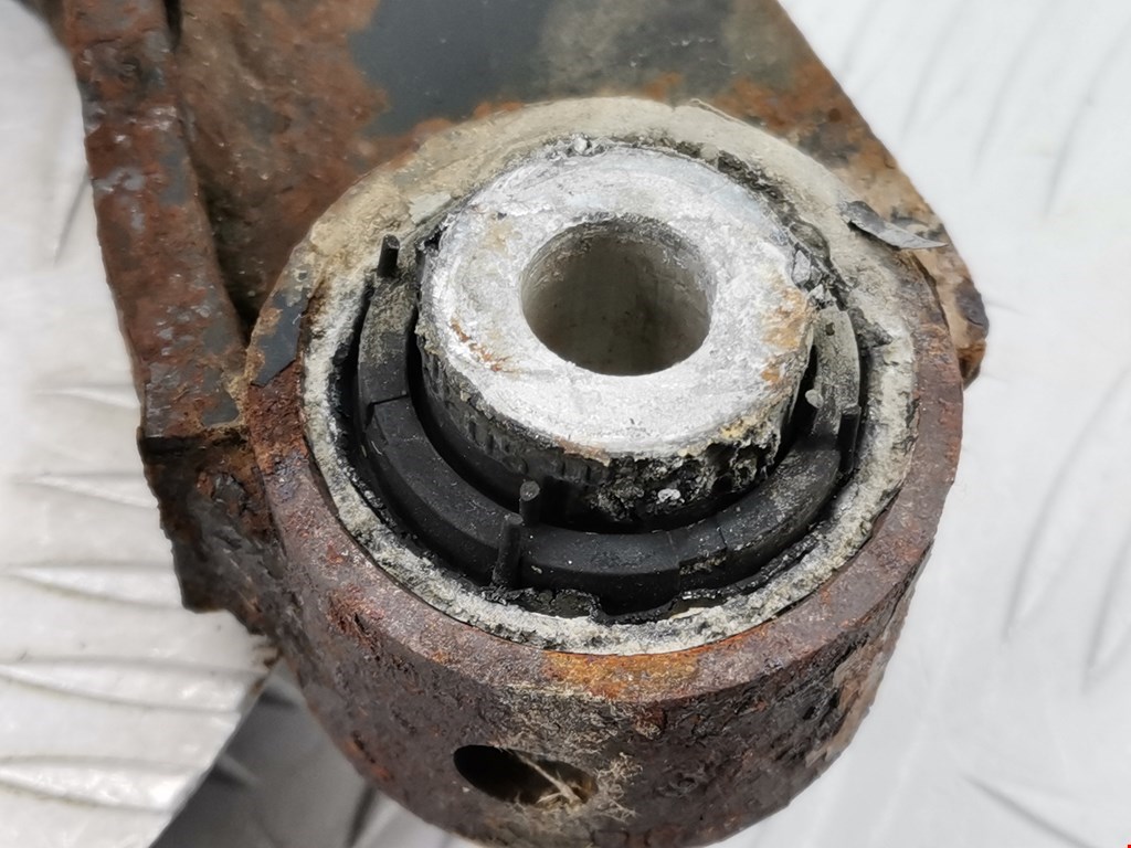 Рычаг задний правый VOLKSWAGEN Golf V 2003-2009