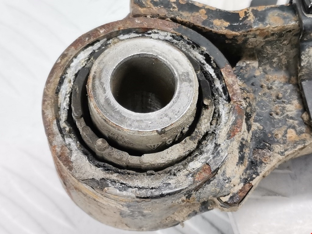 Рычаг задний правый VOLKSWAGEN Golf V 2003-2009