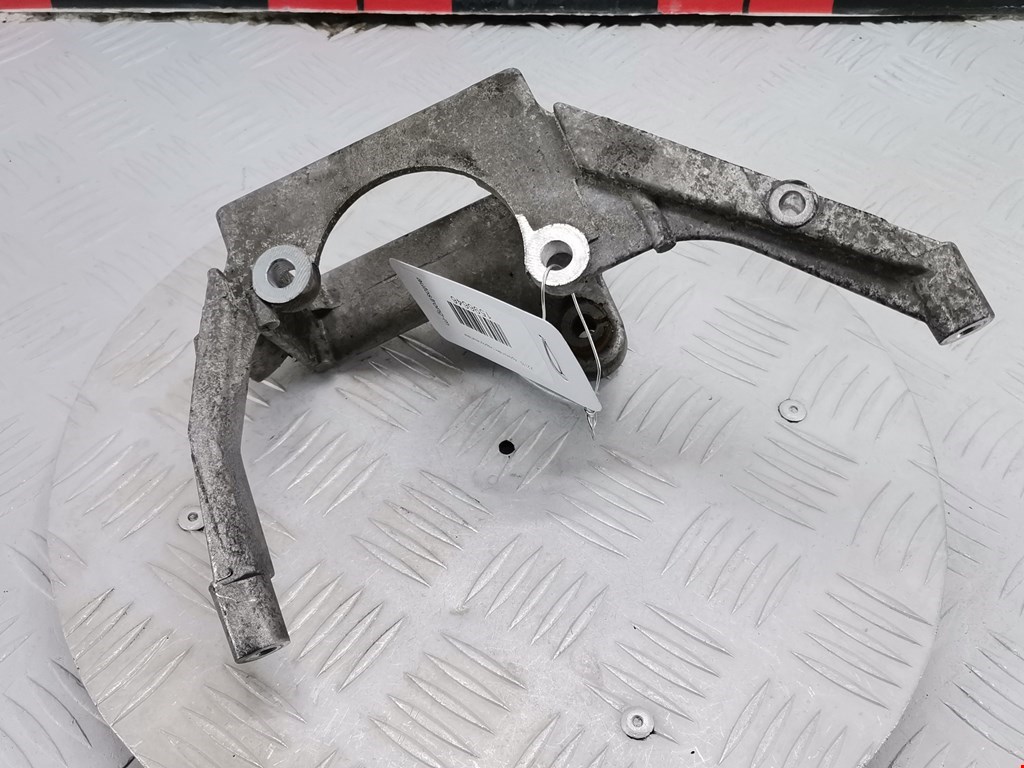 Кронштейн гидроусилителя AUDI A4 B5 1995-2001