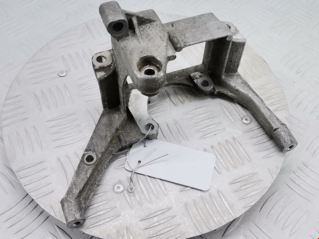 Кронштейн гидроусилителя AUDI A4 B5 1995-2001