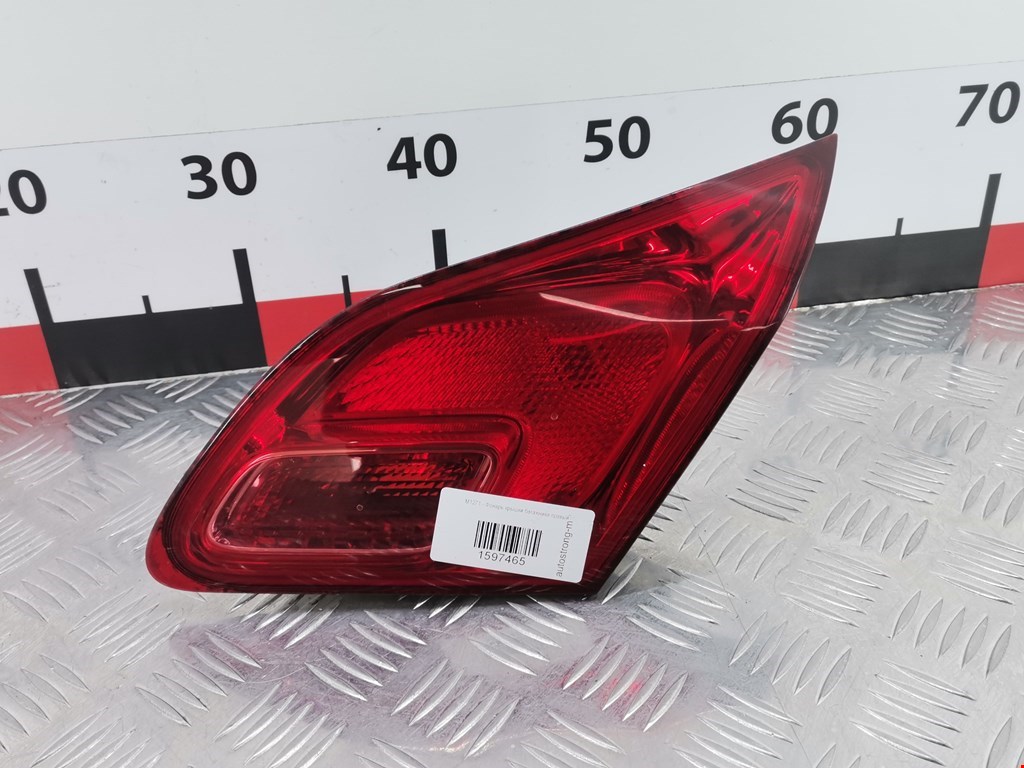 Фонарь задний внутренний правый OPEL Astra J 2009-2017