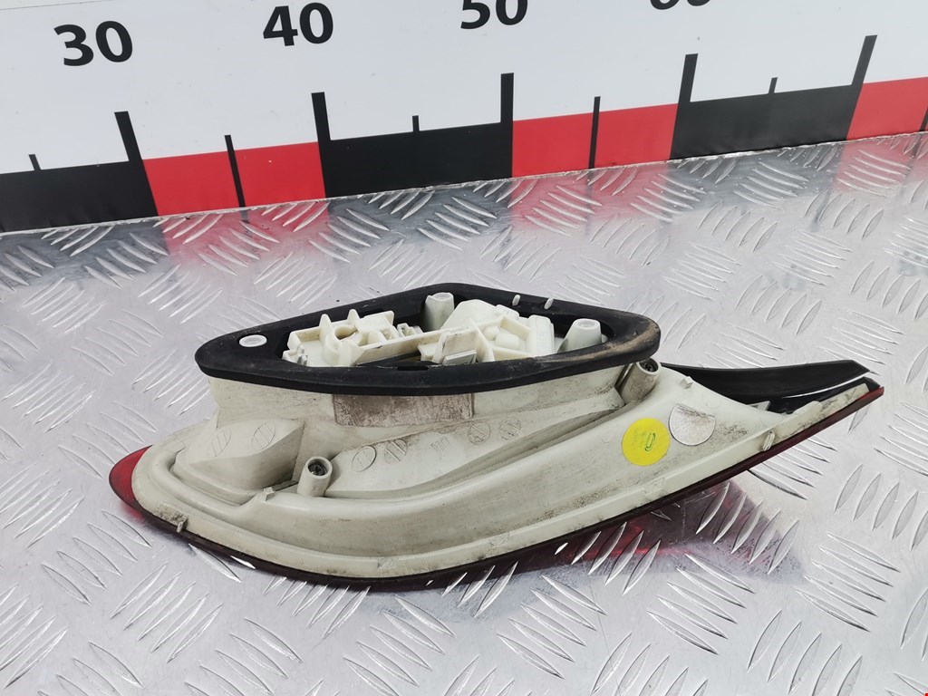 Фонарь задний внутренний правый OPEL Astra J 2009-2017