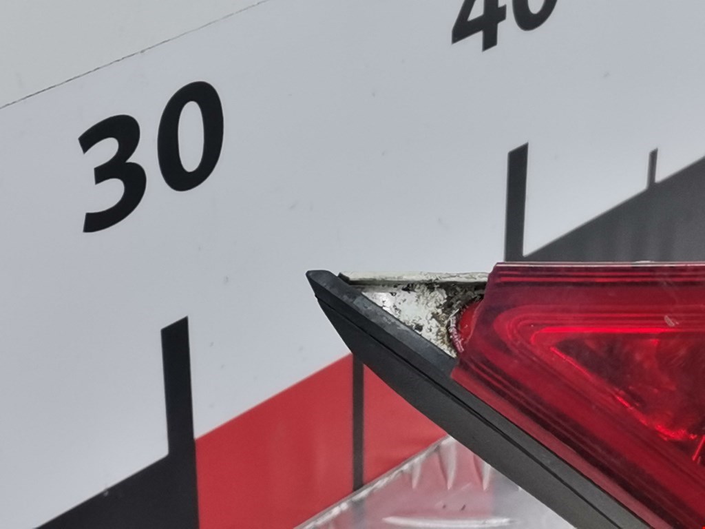 Фонарь задний внутренний левый OPEL Astra J 2009-2017