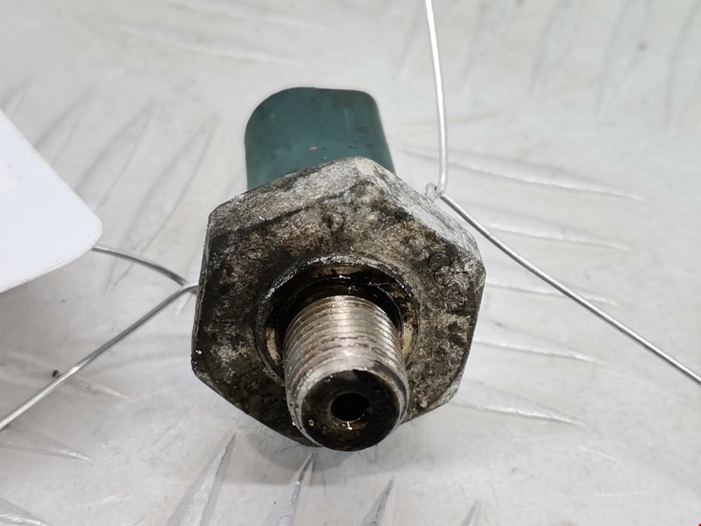 Датчик давления масла VOLKSWAGEN Golf IV 1997-2003