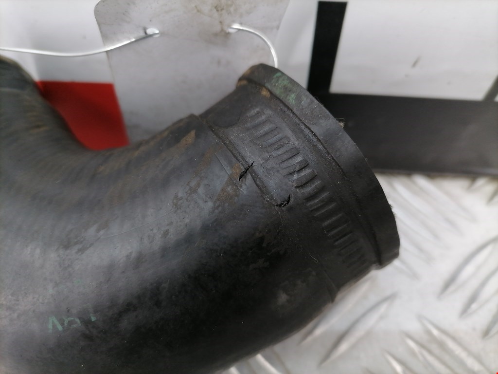 Патрубок интеркулера LAND ROVER Range Rover 2002-2012