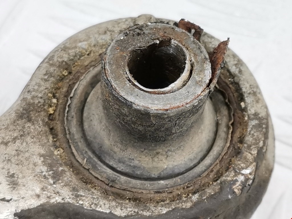 Рычаг передний левый SAAB 9-3 1998-2002