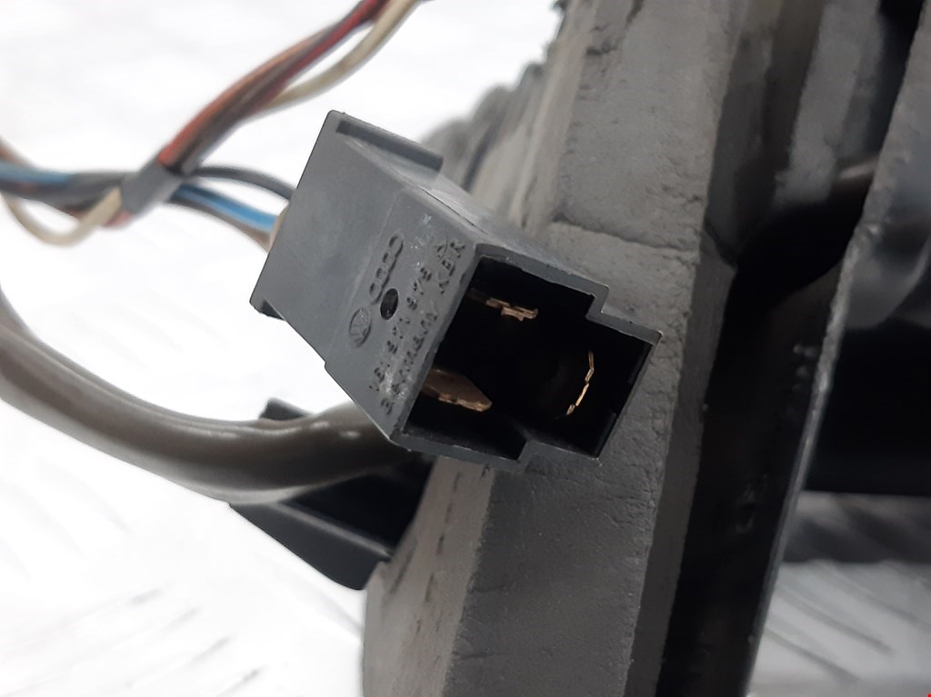 Зеркало правое VOLKSWAGEN Passat B4 1993-1997